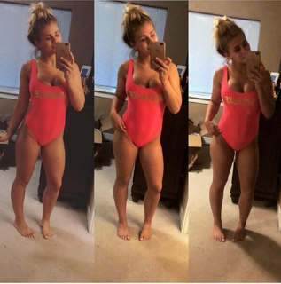 Paige VanZant feet photo thumbnail