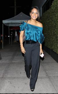 Christina Milian feet photo thumbnail