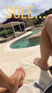 Federica Fontana feet photo thumbnail