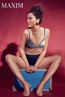 Taapsee Pannu feet photo thumbnail