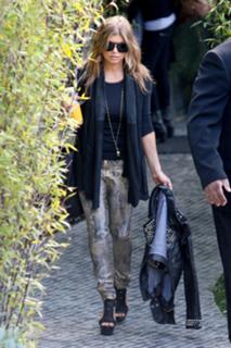 Fergie feet photo thumbnail