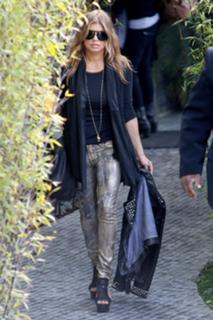 Fergie feet photo thumbnail