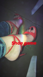 Xenia Tchoumitcheva feet photo thumbnail