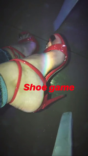 Xenia Tchoumitcheva feet photo thumbnail
