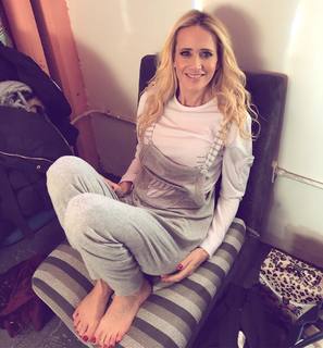 Julieta Prandi feet photo thumbnail