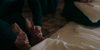 Yvonne Strahovski feet photo thumbnail