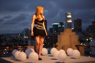 Jennette McCurdy feet photo thumbnail