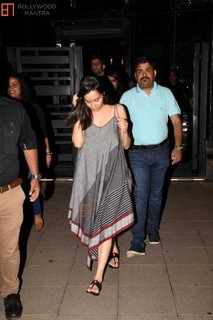 Shraddha Kapoor feet photo thumbnail