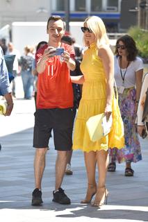 Holly Willoughby feet photo thumbnail