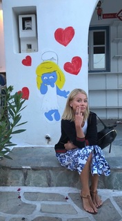 Kelly Ripa feet photo thumbnail