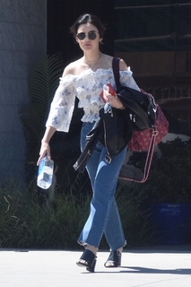 Lucy Hale feet photo thumbnail
