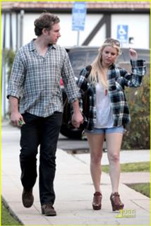 Jessica Simpson feet photo thumbnail