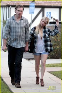 Jessica Simpson feet photo thumbnail