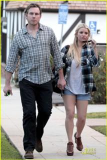 Jessica Simpson feet photo thumbnail