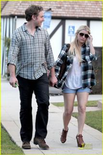 Jessica Simpson feet photo thumbnail