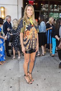 Heidi Klum feet photo thumbnail