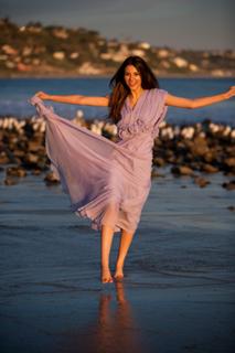 Victoria Justice feet photo thumbnail