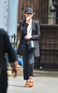 Emma Stone feet photo thumbnail