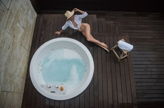 Shantel VanSanten feet photo thumbnail