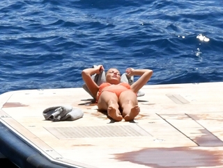 Gwyneth Paltrow feet photo thumbnail