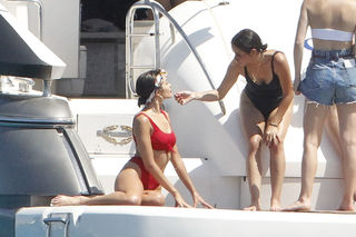Olivia Culpo feet photo thumbnail