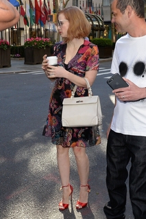 Jessica Chastain feet photo thumbnail