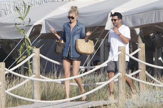 Elsa Hosk feet photo thumbnail