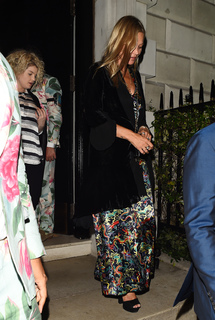 Kate Moss feet photo thumbnail