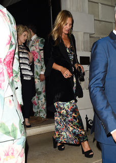 Kate Moss feet photo thumbnail