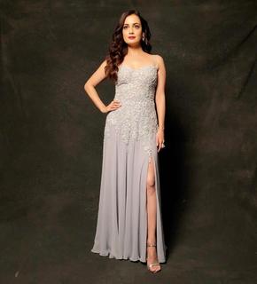 Dia Mirza feet photo thumbnail
