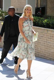 Holly Willoughby feet photo thumbnail