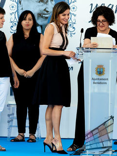 Queen Letizia of Spain feet photo thumbnail