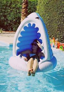 Grace Helbig feet photo thumbnail