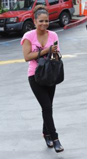 Christina Milian feet photo thumbnail