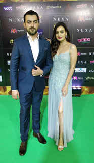 Dia Mirza feet photo thumbnail