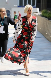 Denise Van Outen feet photo thumbnail
