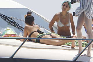 Shay Mitchell feet photo thumbnail