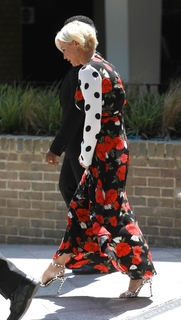 Denise Van Outen feet photo thumbnail