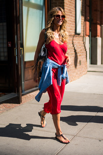Heidi Klum feet photo thumbnail