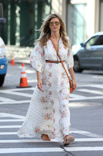 Heidi Klum feet photo thumbnail