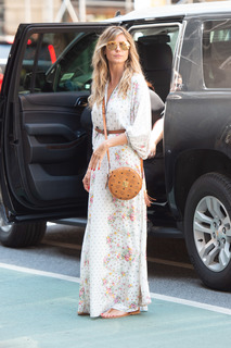 Heidi Klum feet photo thumbnail