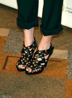 Mandy Moore feet photo thumbnail