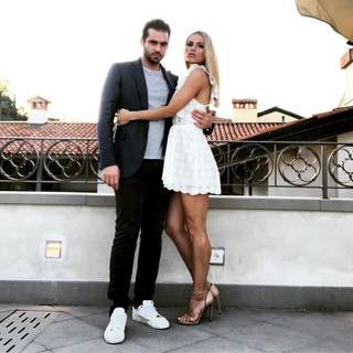 Michelle Hunziker feet photo thumbnail