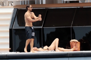 Gwyneth Paltrow feet photo thumbnail