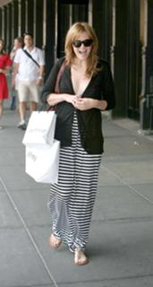 Mandy Moore feet photo thumbnail