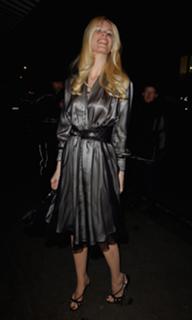 Claudia Schiffer feet photo thumbnail