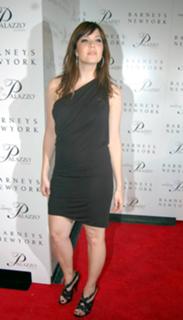 Mandy Moore feet photo thumbnail