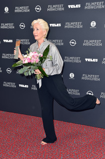 Emma Thompson feet photo thumbnail