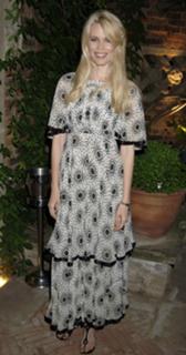 Claudia Schiffer feet photo thumbnail