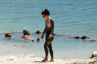 Keira Knightley feet photo thumbnail
